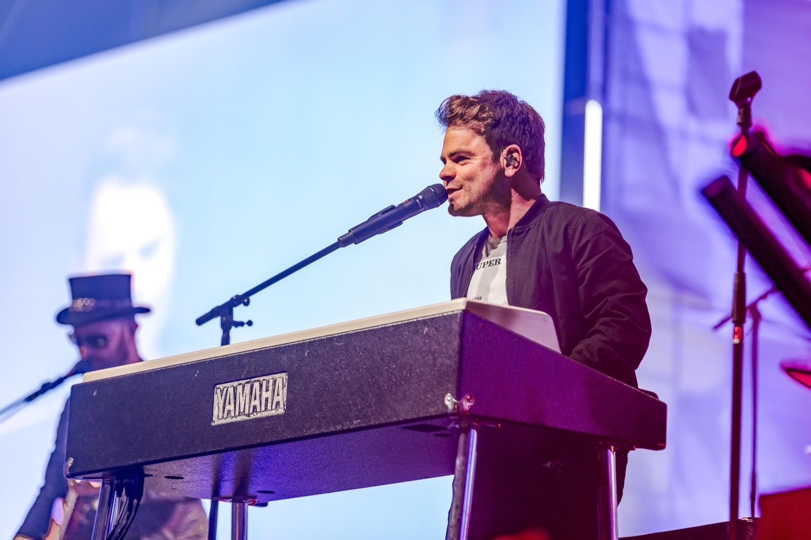 Roel van Velzen live op het podium